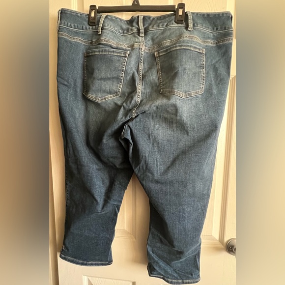 Super soft Crop light wash Jegging Jeans 💕 - Picture 5 of 6